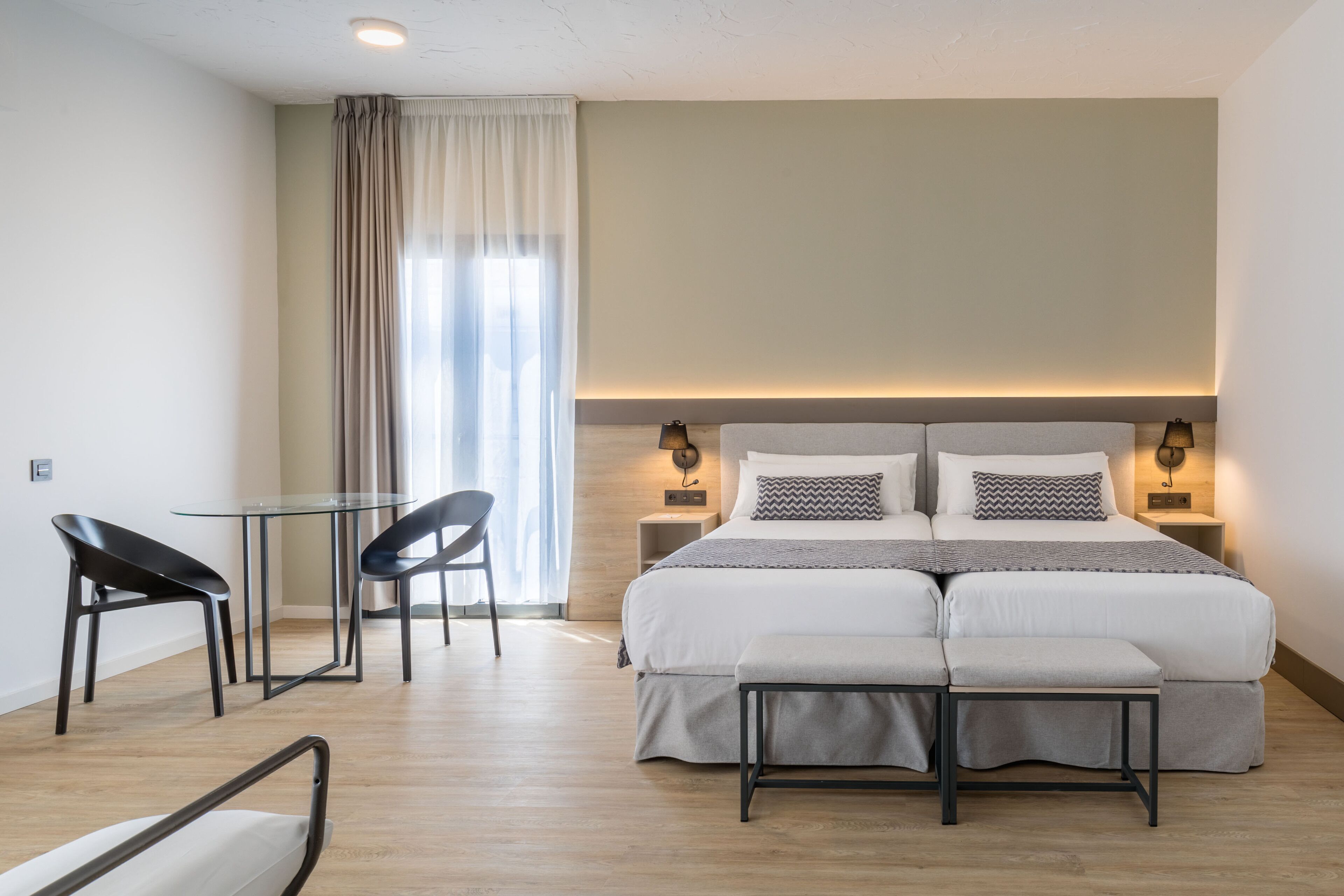 premium bedding, minibar, in-room safe, blackout curtains