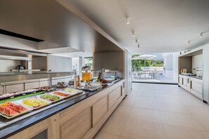 Buffet déjeuner (20 EUR par personne)