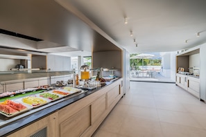 Buffet déjeuner (20 EUR par personne)