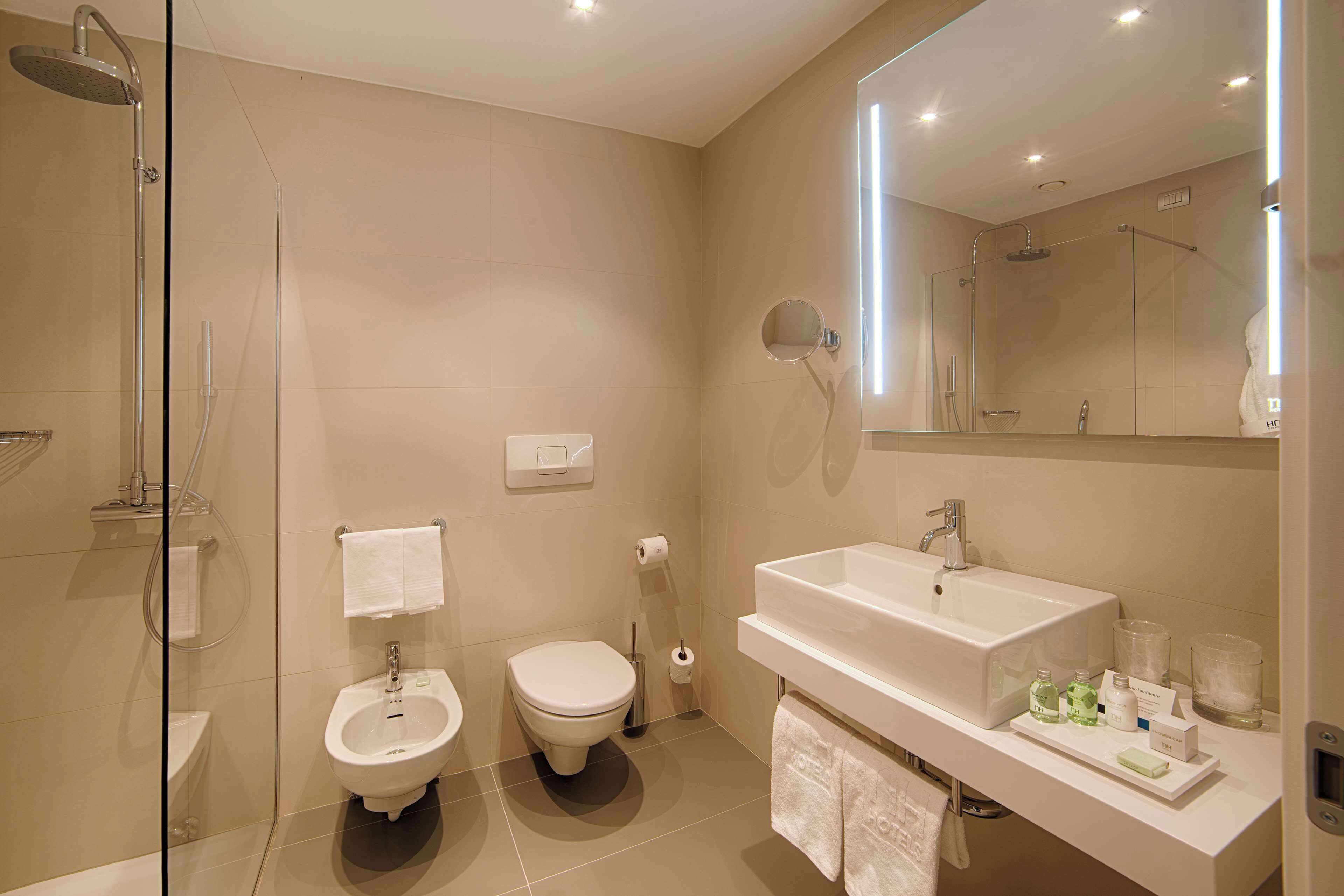 down duvets, minibar, in-room safe, desk