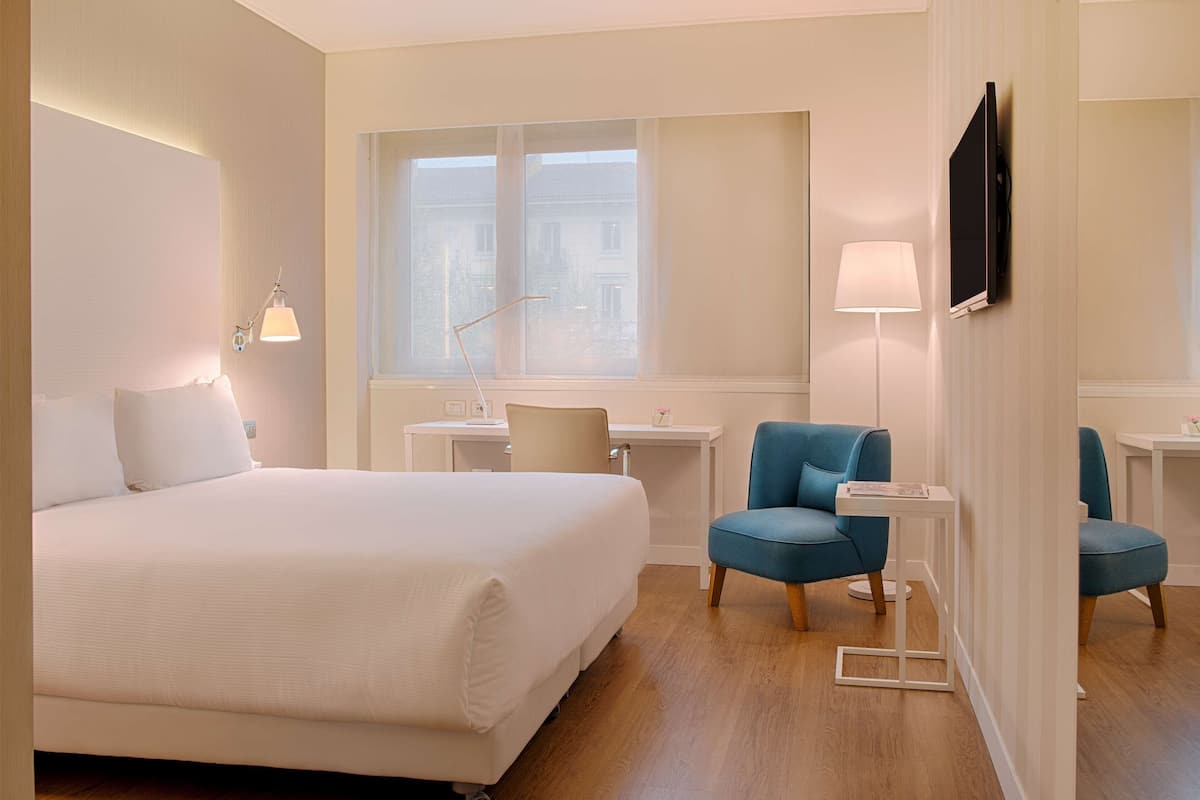 Down duvets, minibar, in-room safe, desk