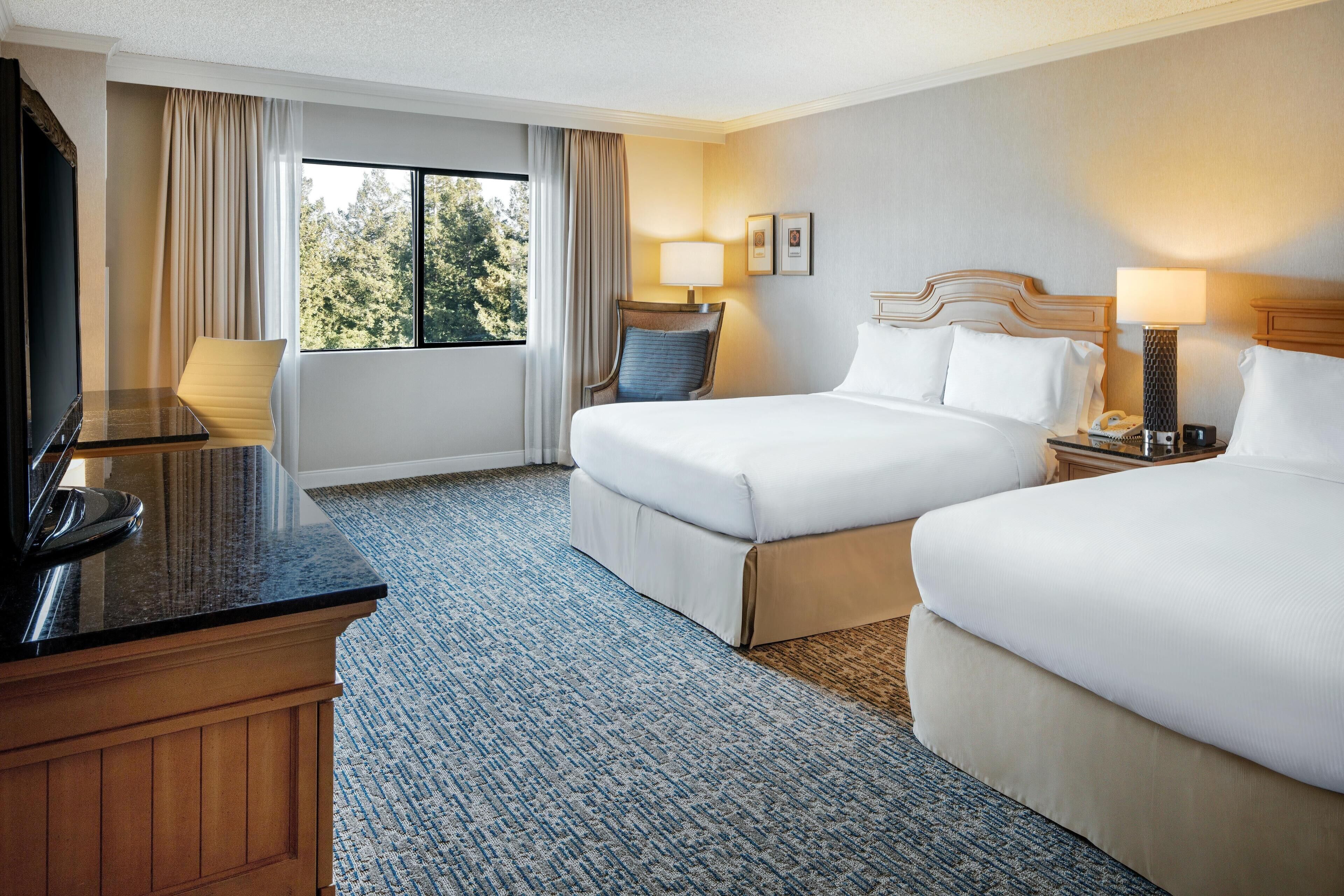 Ropa de cama de alta calidad y camas con pillow-top 