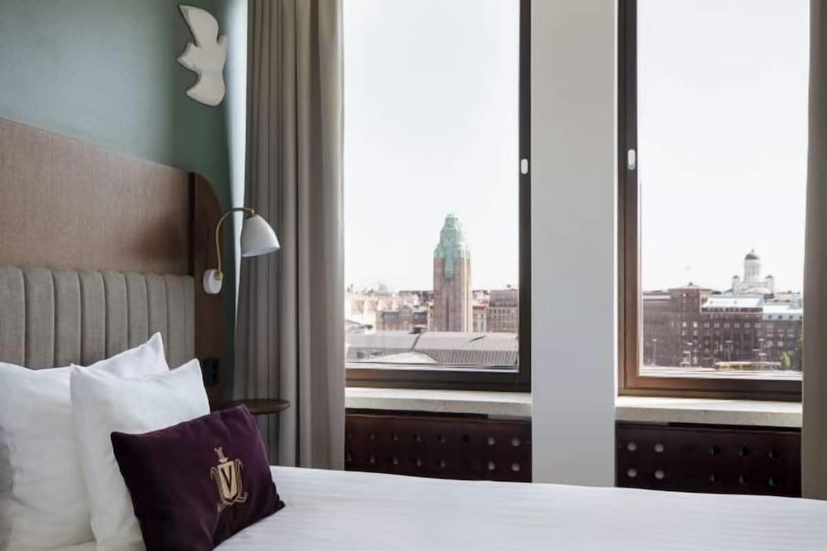 Ropa de cama de alta calidad, minibar, caja fuerte y escritorio