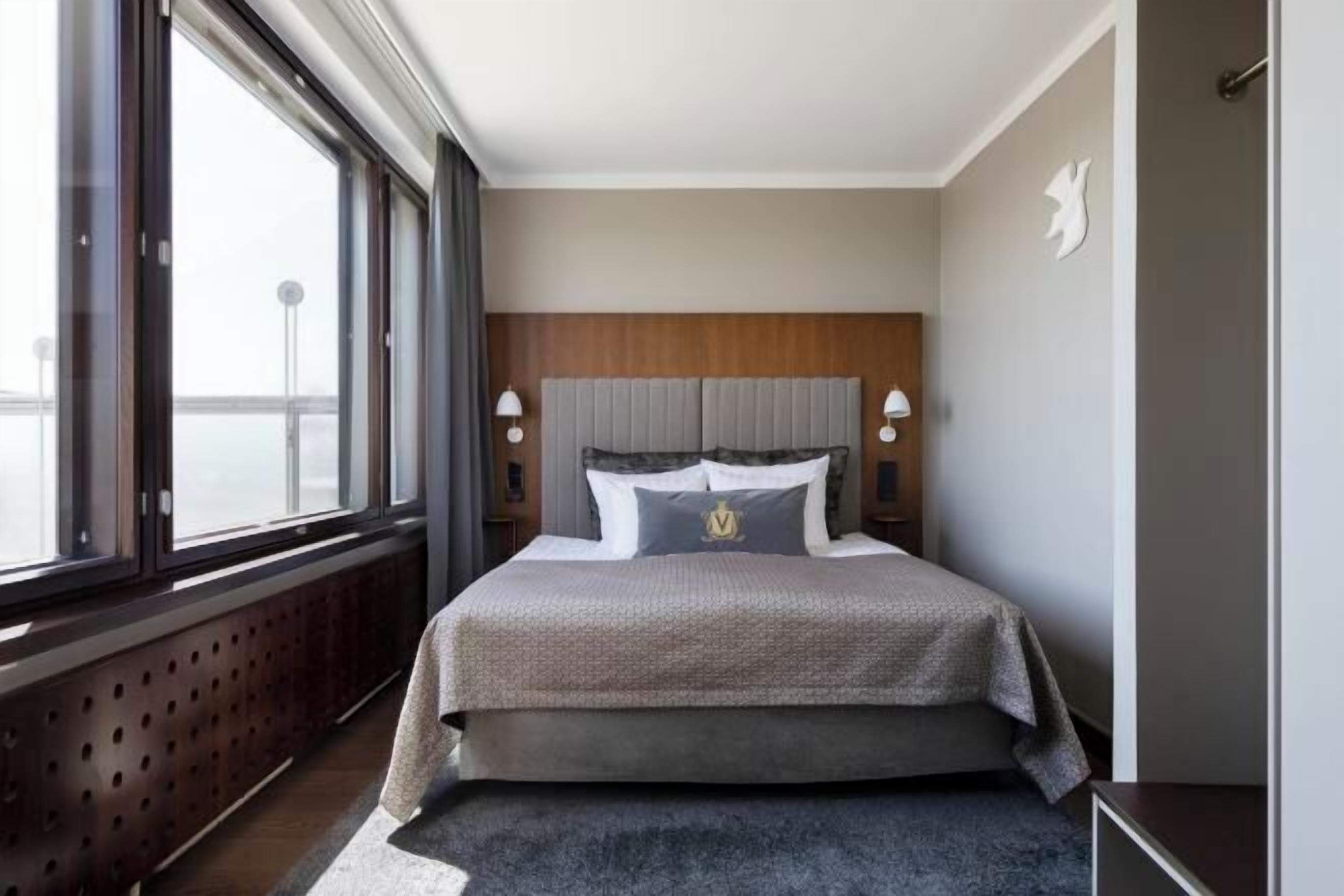 Hochwertige Bettwaren, Minibar, Zimmersafe, Schreibtisch