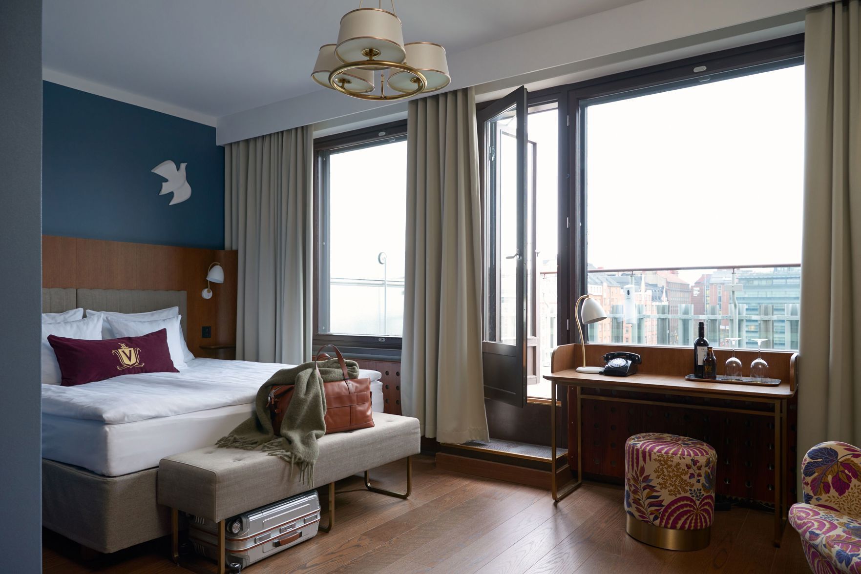 Premium bedding, minibar, in-room safe, desk