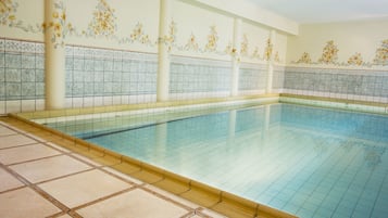 Indendørs pool