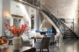 Sala de estar en el lobby