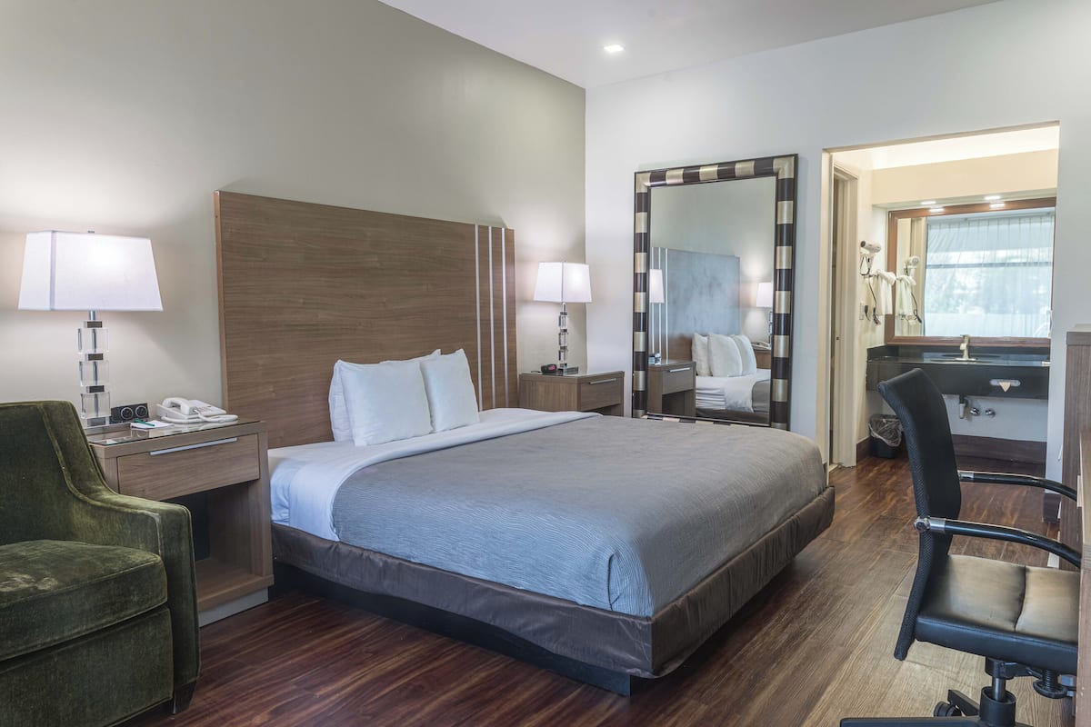 Deluxe-Zimmer | Zimmersafe, Schreibtisch, laptopgeeigneter Arbeitsplatz