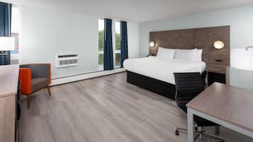 Studio Suite, 1 King Bed, Non Smoking | Premium bedding, memory foam beds, in-room safe, desk