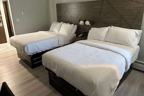 Zimmer, 2 Doppelbetten, Nichtraucher