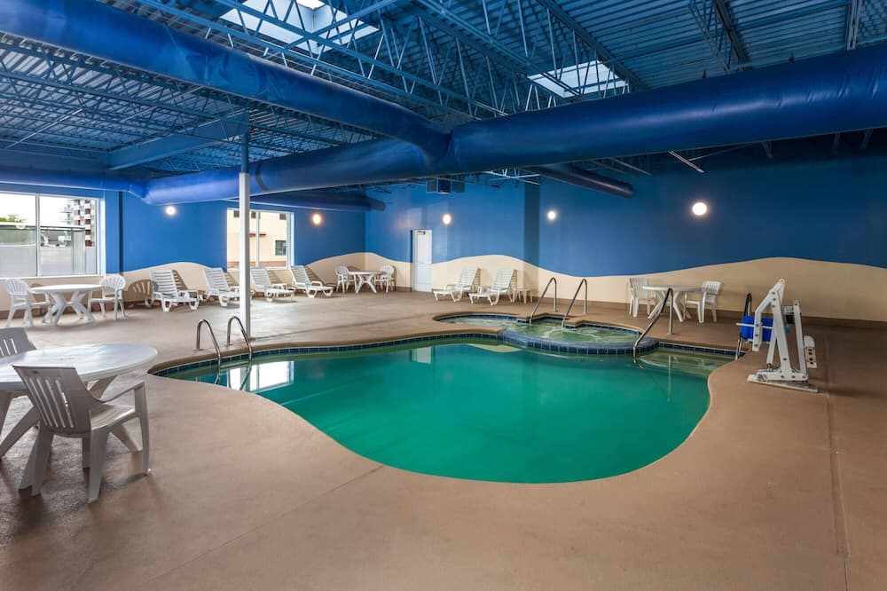Wingate by Wyndham Sheboygan