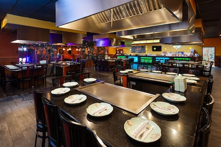 Dining. Wingate by Wyndham Sheboygan