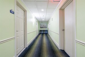 Interior - Days Inn by Wyndham Hartford/Closest Downtown (Hartford)