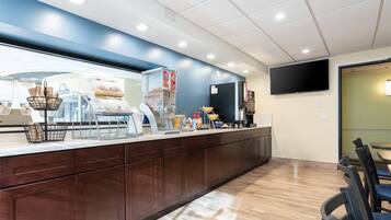 含每日外帶早餐