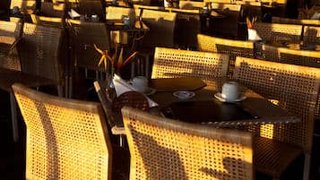 Lunch and dinner served