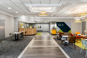 Reception - Spark by Hilton Akron Fairlawn (Akron)