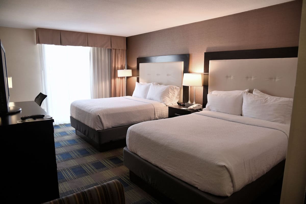 Ropa de cama de alta calidad y camas con pillow-top