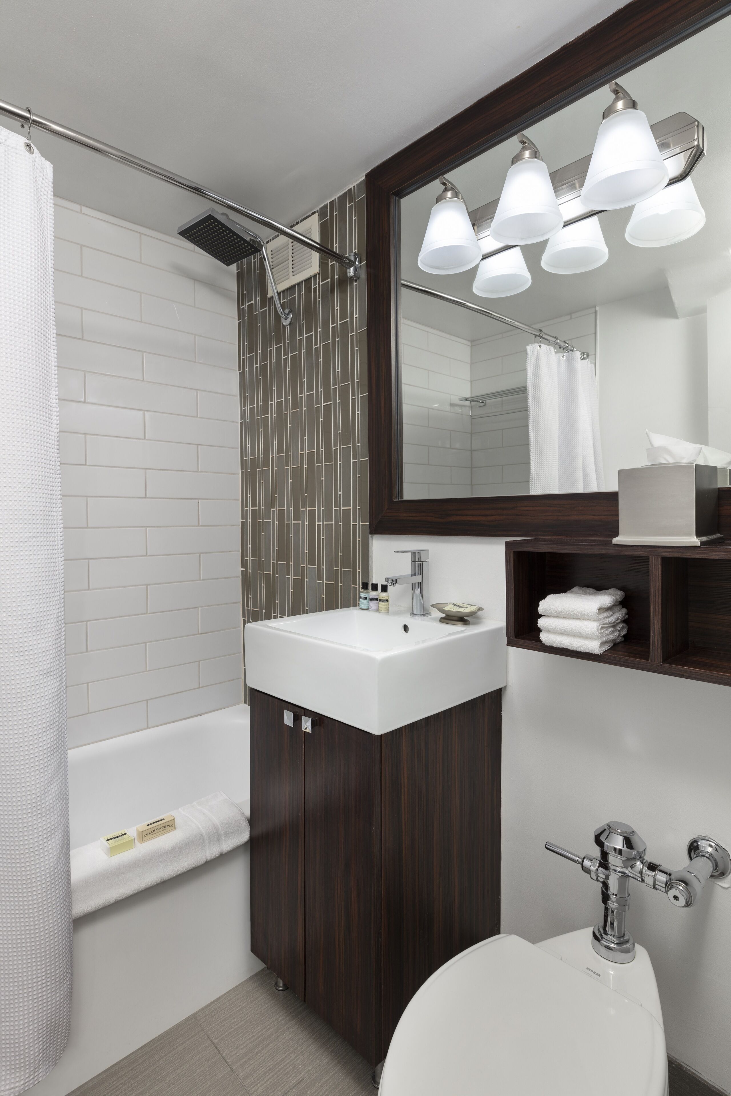 Foto - Executive Hotel Pacific