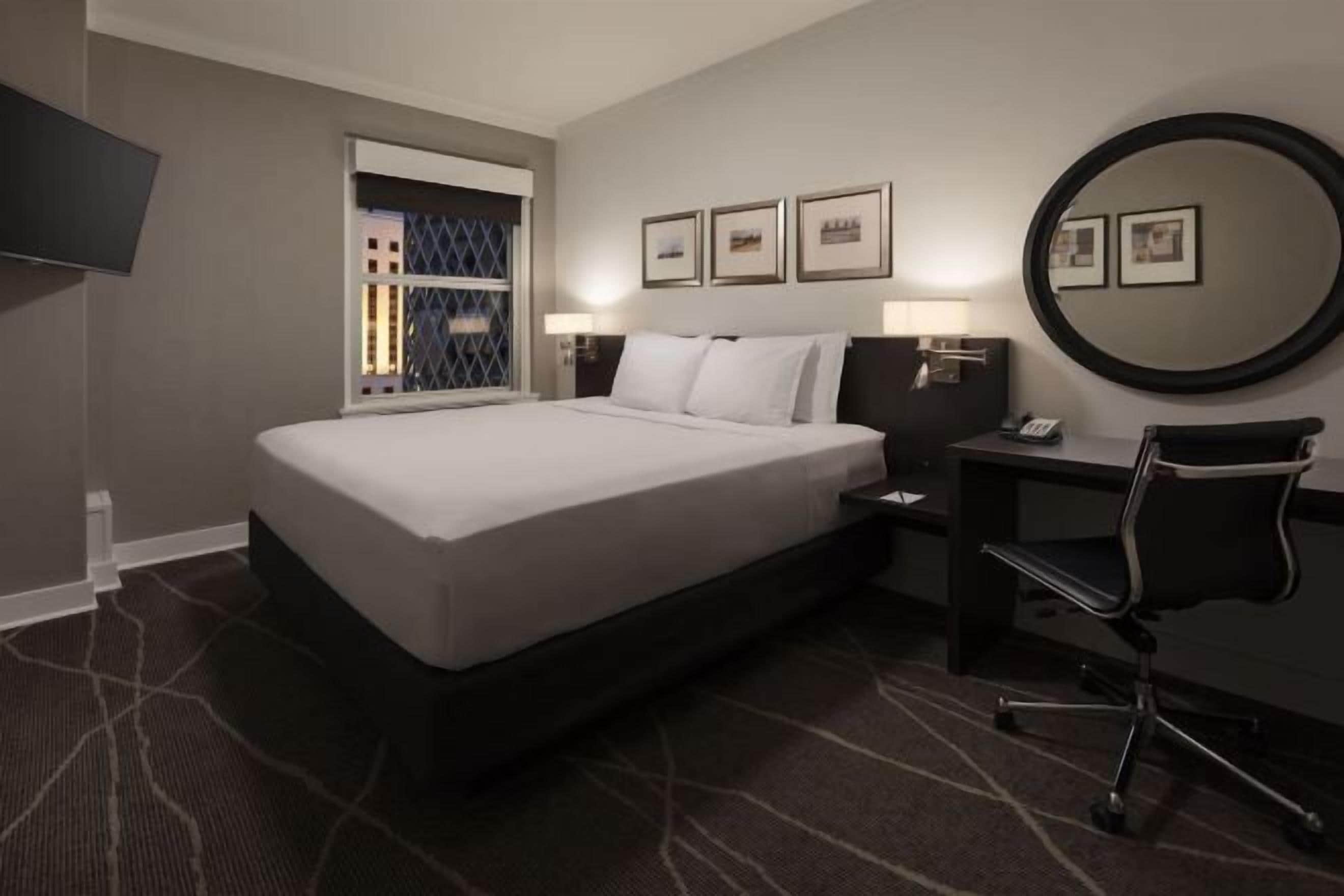 Premium bedding, in-room safe, blackout drapes, iron/ironing board