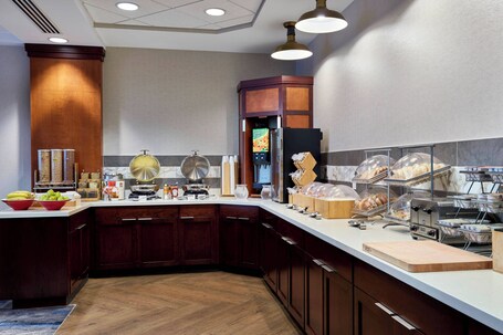 Fairfield Inn Suites by Marriott Indianapolis Downtown - Image 7