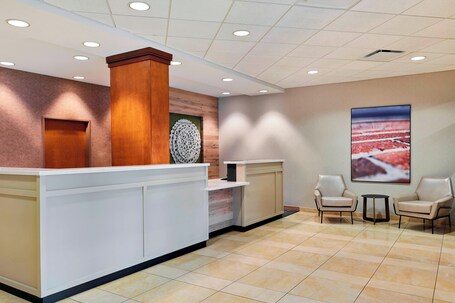 Fairfield Inn Suites by Marriott Indianapolis Downtown - Image 8