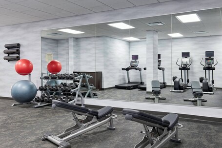 Fairfield Inn Suites by Marriott Indianapolis Downtown - Image 10