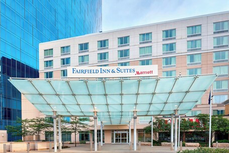 Fairfield Inn Suites by Marriott Indianapolis Downtown - Image 49