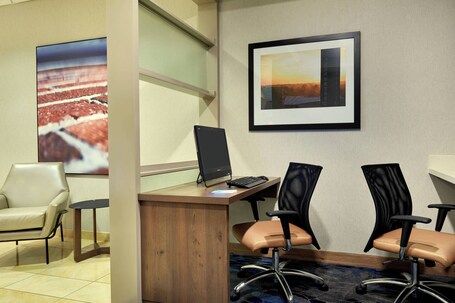Fairfield Inn Suites by Marriott Indianapolis Downtown - Image 26
