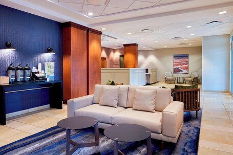 Fairfield Inn Suites by Marriott Indianapolis Downtown - Image 4