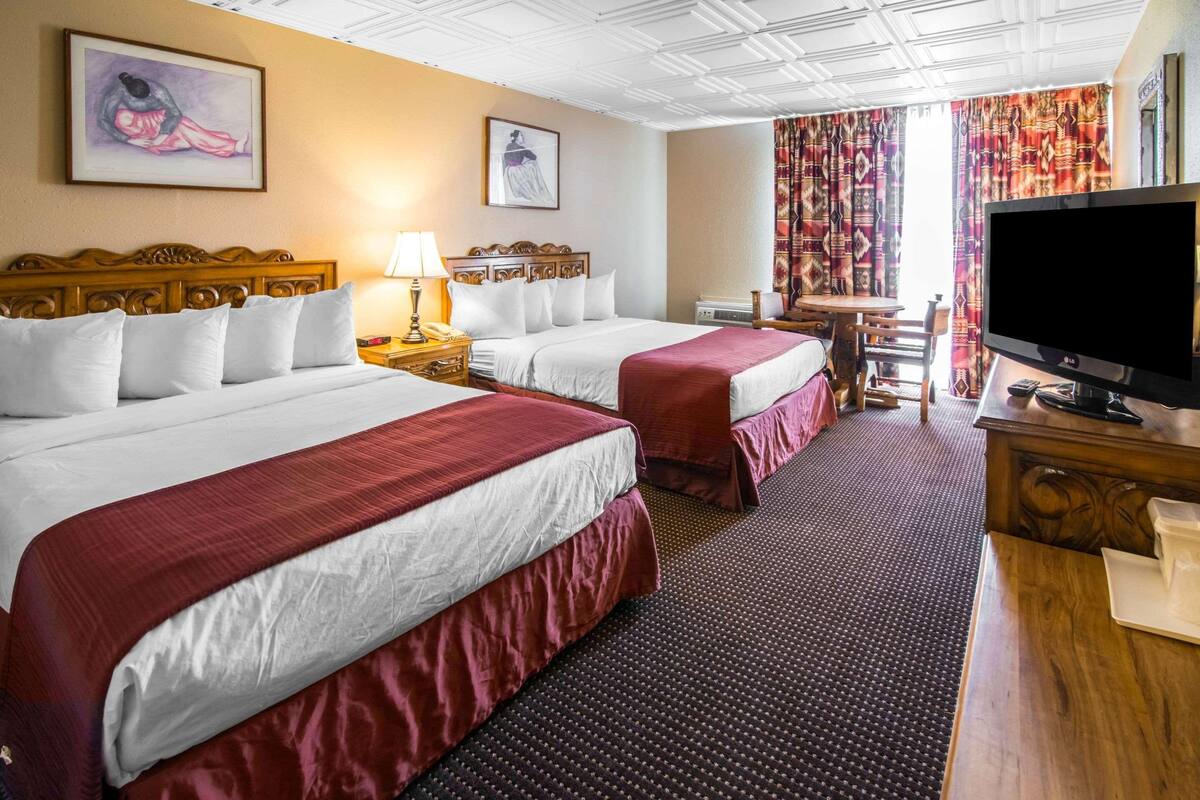 Blackout curtains, iron/ironing board, free cots/infant beds, free WiFi