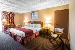 Standard Room, 1 King Bed, Non Smoking | Blackout drapes, iron/ironing board, free cribs/infant beds, free WiFi - Quality Inn Taos (Taos)