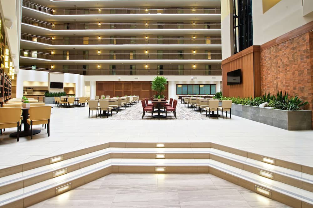 Embassy Suites by Hilton Portland Tigard