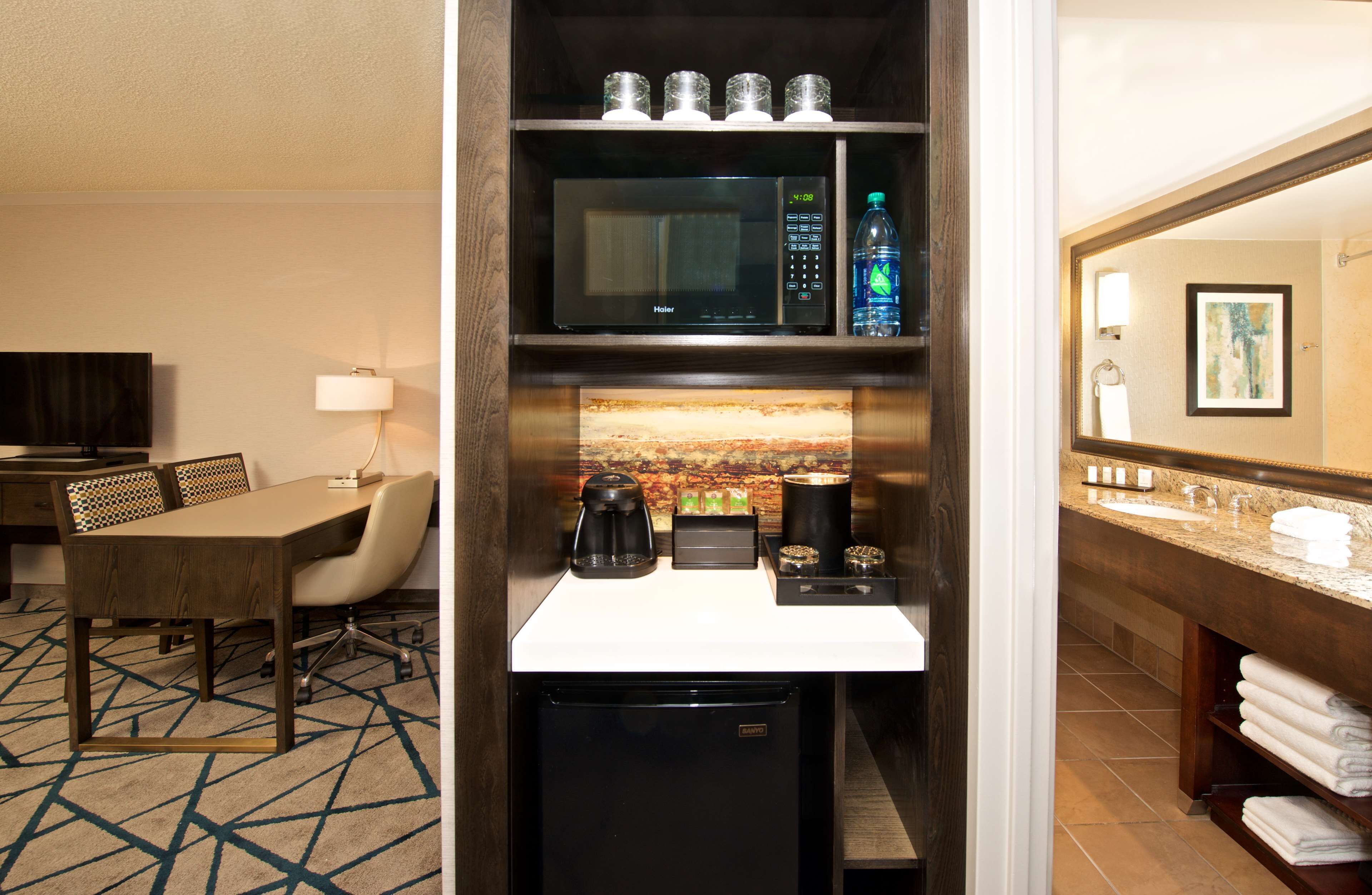 Coffee/tea maker, fridge, microwave