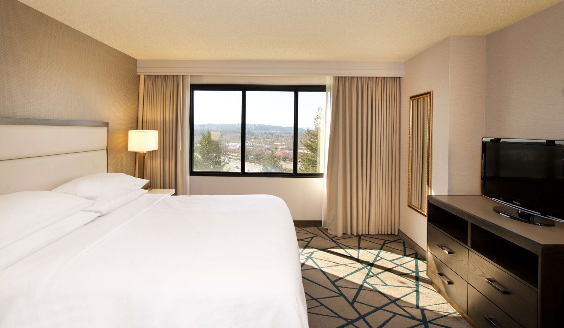 Peralatan tempat tidur premium, peti besi dalam bilik 