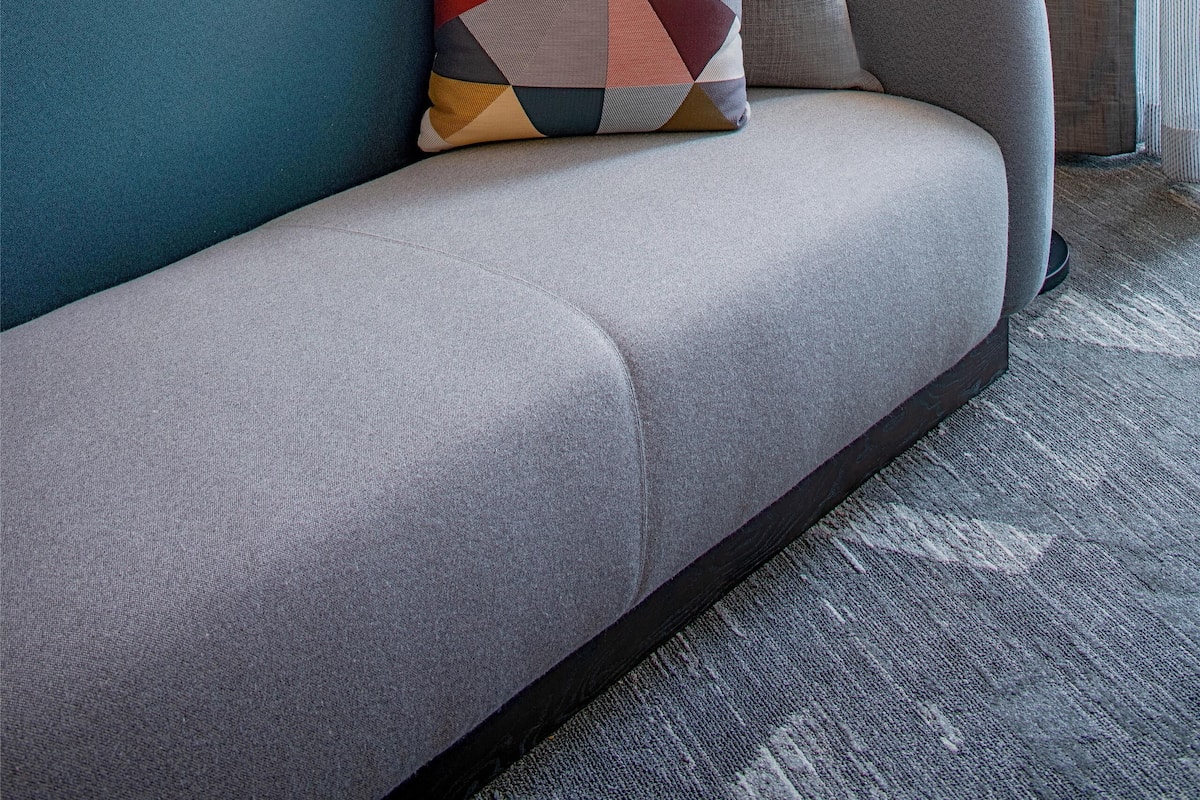 Ylelliset vuodevaatteet, pillowtop-patjalliset sängyt