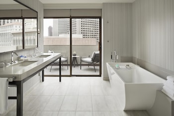 Presidential Suite | Premium bedding, pillowtop beds, in-room safe, desk at Hyatt Regency San Francisco
