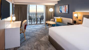 Room, 1 King Bed, Balcony, Bay View (High Floor) | Premium bedding, pillow-top beds, in-room safe, desk