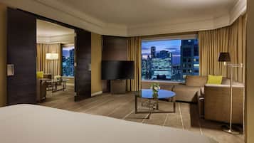 Grand Suite, 1 King Bed (Grand Club Lounge Access)