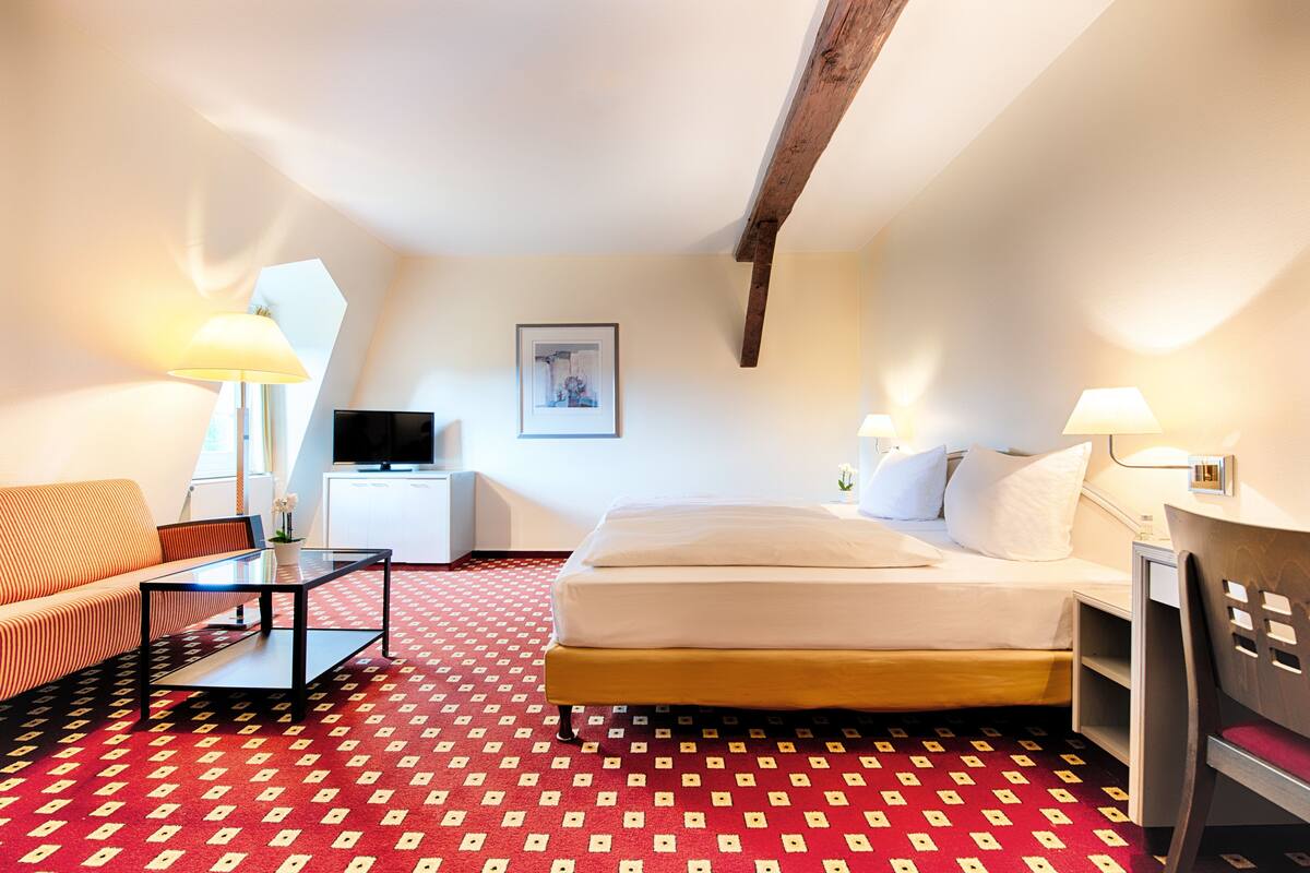 Superior Room (Doppelzimmer Historisch) | In-room safe, desk, laptop workspace, blackout drapes
