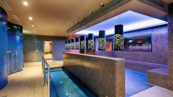 Couples treatment room(s), sauna, hot tub, Turkish bath/hammam
