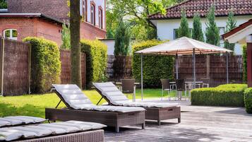 Couples treatment room(s), sauna, hot tub, Turkish bath/hammam