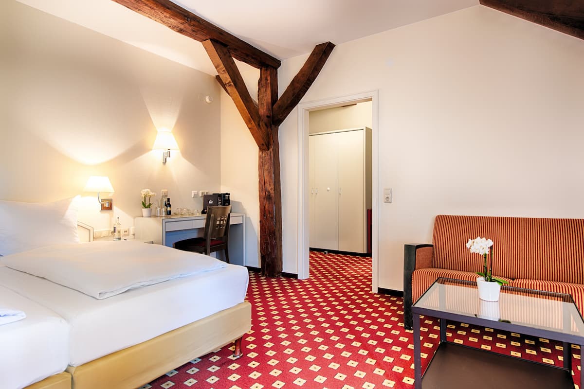 In-room safe, desk, free WiFi, bed sheets