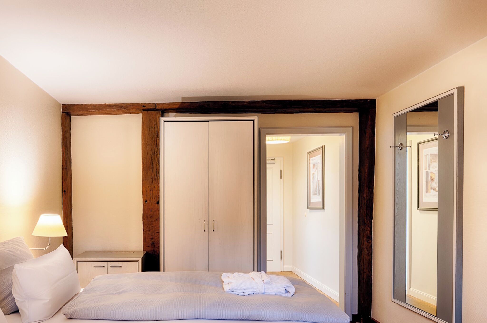 Coffres-forts dans les chambres, bureau, Wi-Fi gratuit, draps fournis