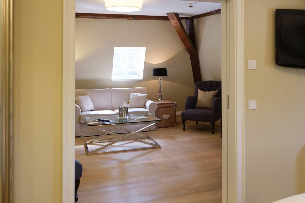 In-room safe, desk, free WiFi, bed sheets