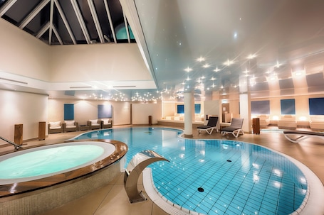 Couples treatment rooms, sauna, hot tub, Turkish bath, body treatments. Welcome Hotel Bad Arolsen