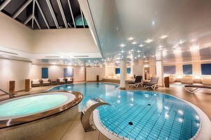 Salas de tratamientos para parejas, sauna, bañera de hidromasaje