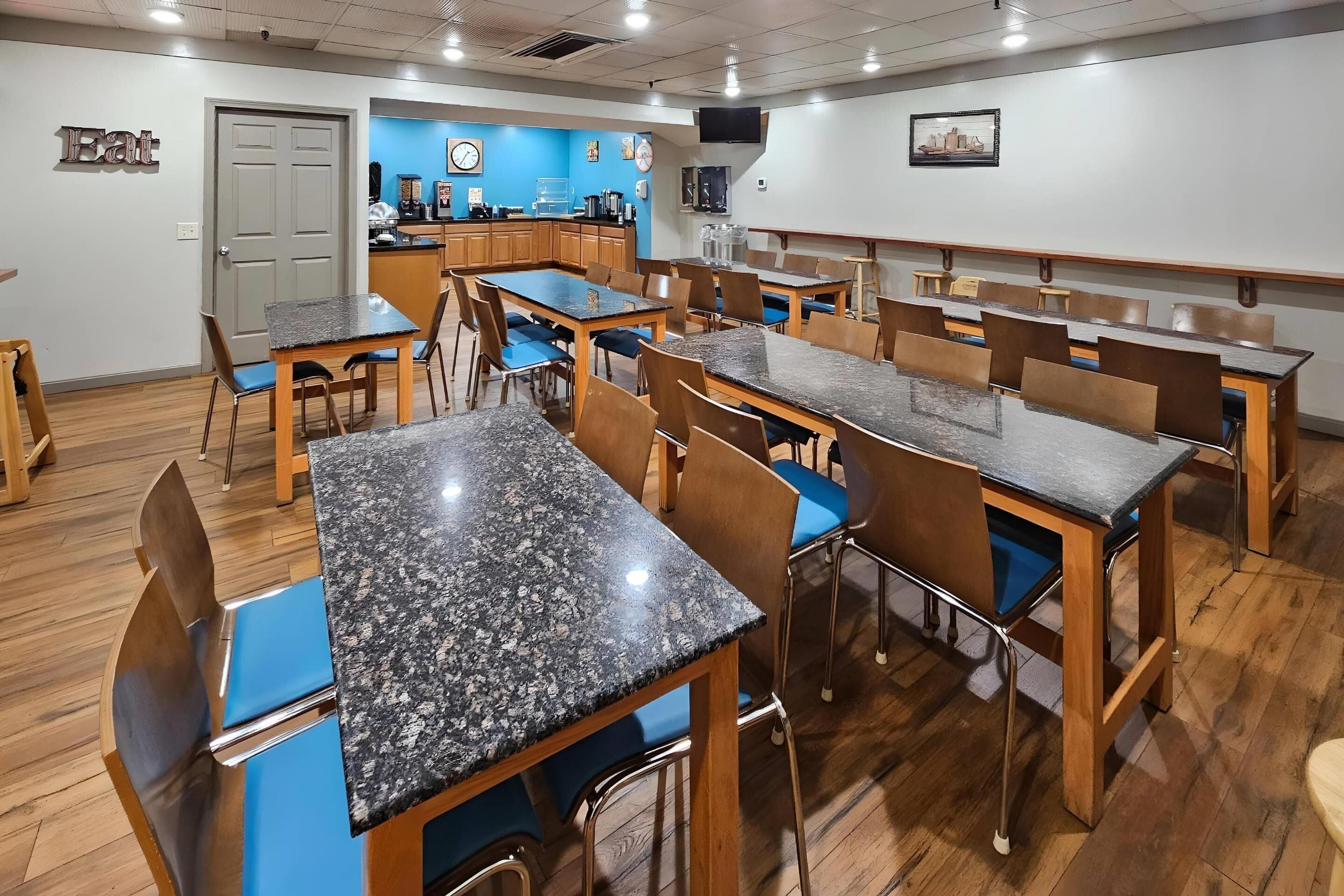 free daily continental breakfast