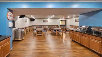 Free daily continental breakfast