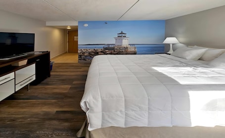 Individuell dekoriert, individuell eingerichtet, Schreibtisch. Clarion Pointe South Portland
