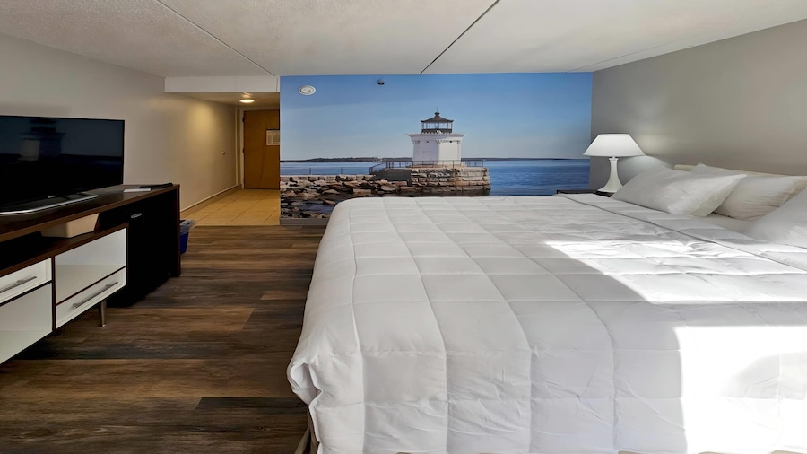 Clarion Pointe South Portland